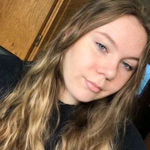 Meet your Posher, Leila